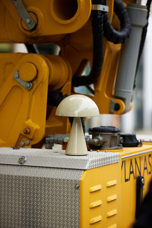 Hübsch draagbare lamp Mush - ijzer/polycarbonaat - ø15xh20cm led - vtwonen shop