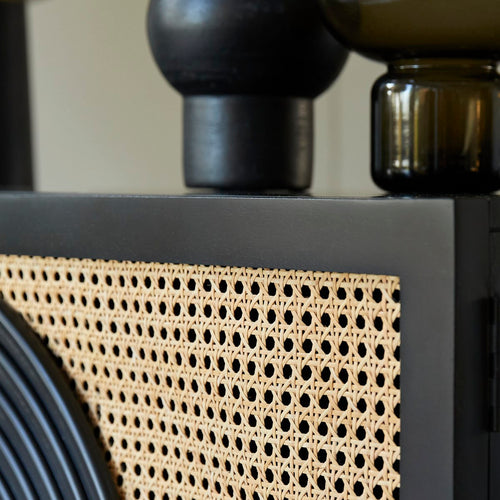 Tikamoon Buffetkast van massief zwart mangohout en rotan 115 cm - Zwart - vtwonen shop