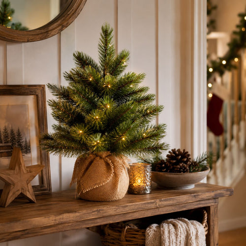 Triumph Tree Forest Frosted Kunstkerstboom met Verlichting - Kunstboom H60 x D46 cm - Kunst Kerstboom in Jute Zak -  48 LED's - Groen