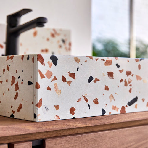 Tikamoon Vierkante waskom van bruin premium terrazzo b. 40 cm - Bruin