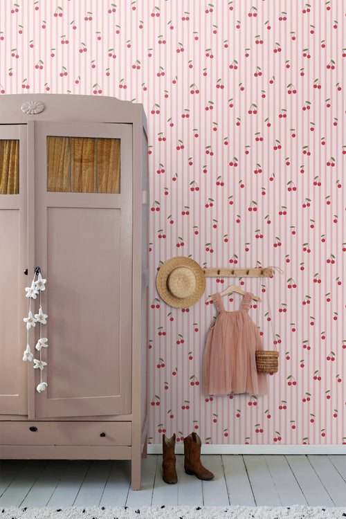 ESTAhome behang kersen roze - 50 x 900 cm - 131653 - vtwonen shop