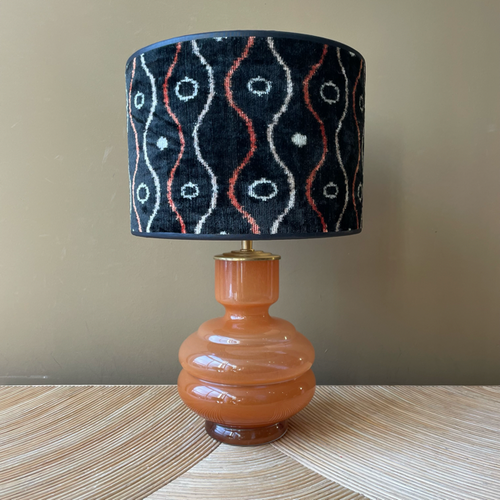 Madame Garage Tafellamp Orange Glass Buns met Velvet Black & Orange Lampenkap - vtwonen shop