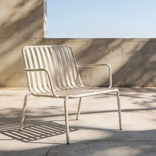 Tikamoon Lage tuinstoel van metaal in cremefarbenem - Beige