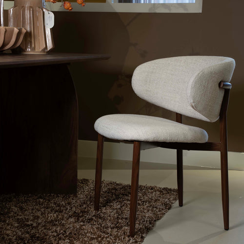 DÉJA Living Eetkamerstoel Jessie - Beige/Walnoot - Stoffen Stoel - Mid Century - Zithoogte 50 cm - Set van 2