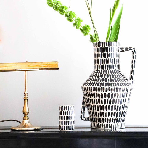 Return to Sender Vaas 45 cm Wedges print handgeschilderd met handvat - vtwonen shop