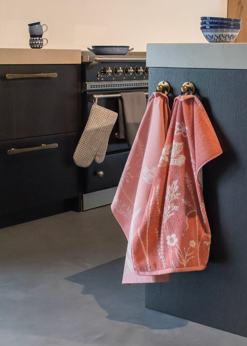 Luxe Keukendoek en Theedoek Wild Flowers Roze -  Bunzlau Castle - 100% biologisch GOTS katoen