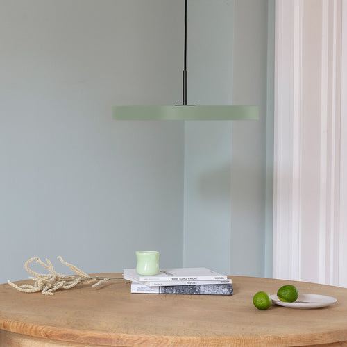 Umage Asteria Medium hanglamp nuance olive - met koordset - Ø 43 cm - vtwonen shop