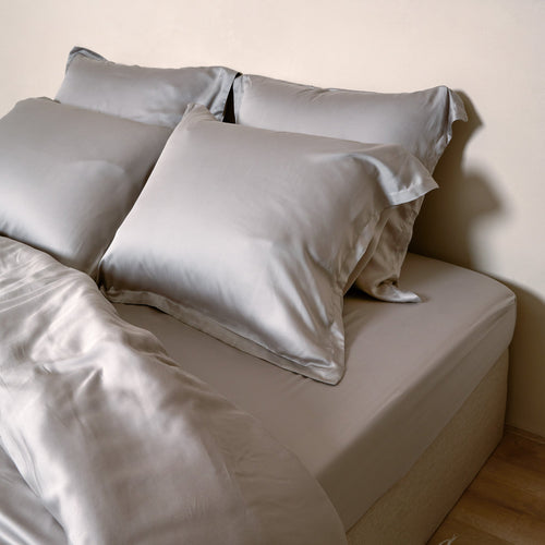 Coco & Cici - TENCEL - Sateen Kussensloop Taupe - 1 kussensloop 65x65