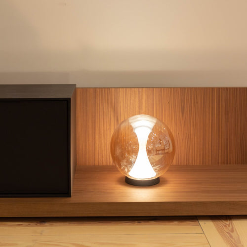 Atmooz tafellamp Nobus - amber - Ø 25 x H 27 cm - geïntegreerde led
