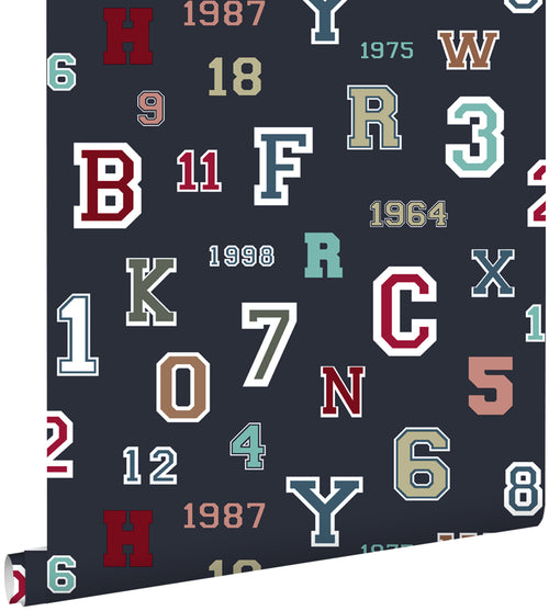 ESTAhome behang cijfers & letters donkerblauw - 53 cm x 10.05 m - 138833