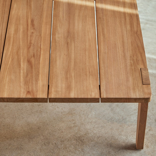 Tikamoon Lage tuintafel van massief teakhout - Lichtbruin - vtwonen shop