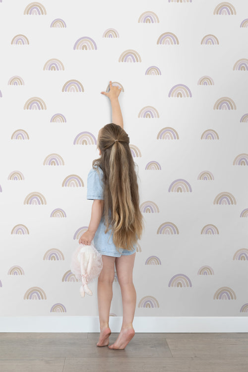 ESTAhome behang regenboogjes lila paars en beige en wit - 53 cm x 10.05 m - 139683 - vtwonen shop