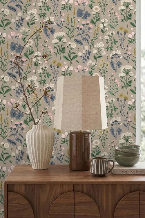 Sanders & Sanders behang veldbloemen taupe en meerkleurig - 50 x 900 cm - 935408