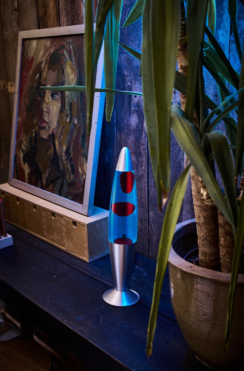 Lighto | Lavalamp zilver | blauwe vloeistof met rode lava - vtwonen shop