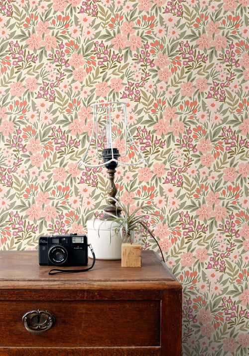 ESTAhome behang bloemen groen, roze en paars - 50 x 900 cm - 131450
