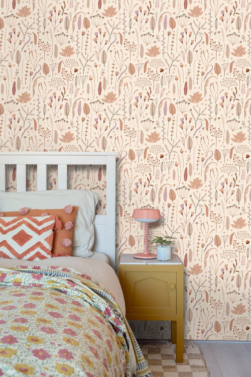 ESTAhome behang veldbloemen warm beige, terracotta en paars - 50 x 900 cm - 131161