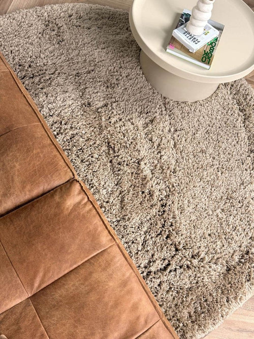 Interieur05 vloerkleed Pilo - hoogpolig - taupe - Ø240 cm - vtwonen shop