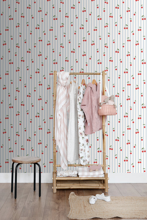 ESTAhome behang kersen blauw en rood - 50 x 900 cm - 131655 - vtwonen shop