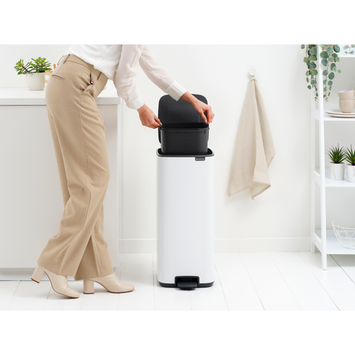 Brabantia Bo Pedaalemmer, 30 liter, stil sluitend, kunststof binnenemmer - White