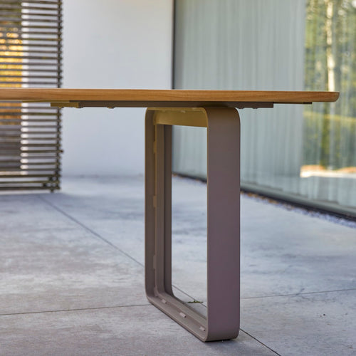 Tikamoon Tuintafel van gerecycled massief teakhout en aluminium voor 6/8 personen - Naturel