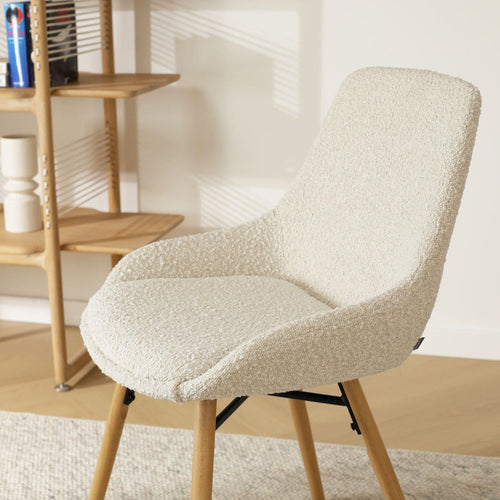 Nolon Nena-Isa Eetkamerstoel Bouclé Beige - Stof - Houten Poten - vtwonen shop