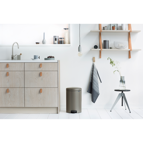 Brabantia NewIcon Pedaalemmer, 20 liter, kunststof binnenemmer - Platinum