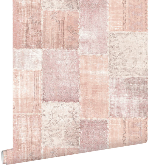 ESTAhome behang Marrakech kelim patchwork tapijt perzik oranje roze - 53 cm x 10.05 m - 148651
