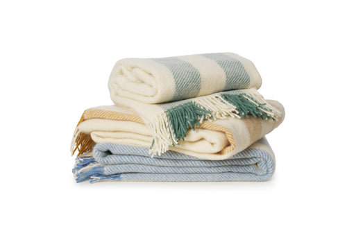 Klippan 100% wollen deken - Gotland - vertical stripe - geel- boter geel- 130x200cm - vtwonen shop