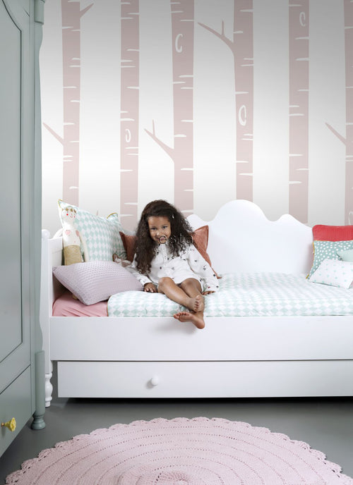 ESTAhome fotobehang berken boomstammen zacht roze - 150 x 279 cm - 158927 - vtwonen shop