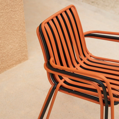 Tikamoon Zwarte metalen leunstoel - Zwart - vtwonen shop