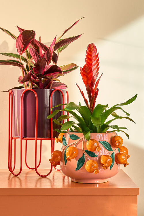 Mica Decorations Dione Bloempot op Standaard - Set van 2 - H35 x Ø26 cm - Metaal - Donkerrood, Lichtrood - vtwonen shop