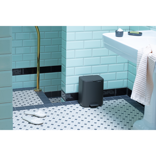 Brabantia Bo Pedaalemmer, 7 liter, stil sluitend, kunststof binnenemmer - Mineral Infinite Grey