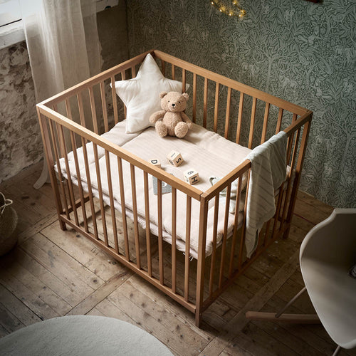 Petite Amélie Baby box Nois – 95x75 cm – Walnoot – 4 wielen met rem – In 3 hoogtes verstelbaar - vtwonen shop