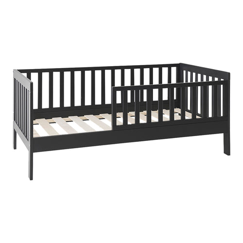 Petite Amélie Peuterbed Plume – 70x140 cm – Zwart – Met uitvalbescherming – Flexibel zijhekje - vtwonen shop