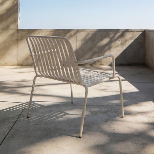 Tikamoon Lage tuinstoel van metaal in cremefarbenem - Beige