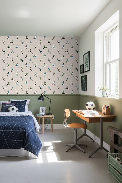 ESTAhome behang voetbalspelers beige en groen - 50 x 900 cm - 131557