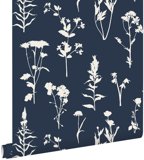 ESTAhome behang veldbloemen donkerblauw - 50 x 900 cm - 139397 - vtwonen shop