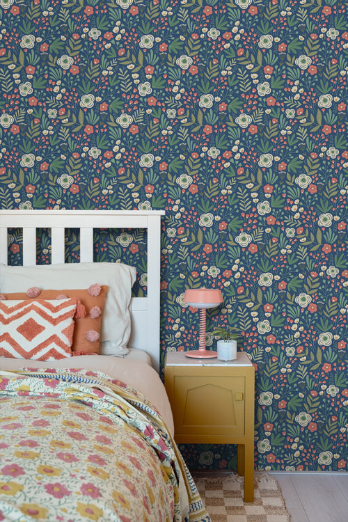 ESTAhome behang bloemetjes donkerblauw, groen en terracotta - 50 x 900 cm - 131071 - vtwonen shop