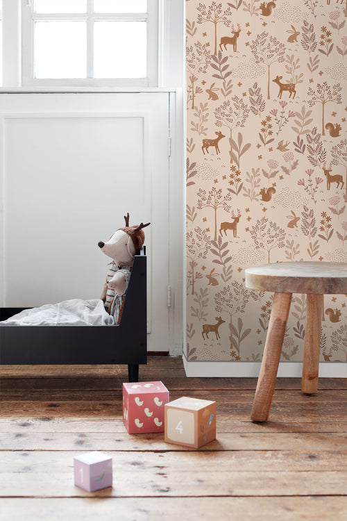 ESTAhome behang bos met bosdieren lila roze - 53 cm x 10.05 m - 131228 - vtwonen shop