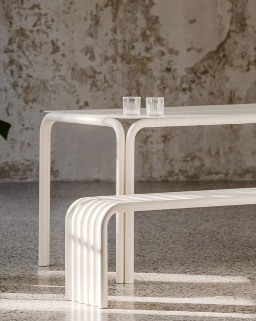 noo.ma Nokk Table - stevige stalen eettafel, 135x84x73 cm, Forest Green