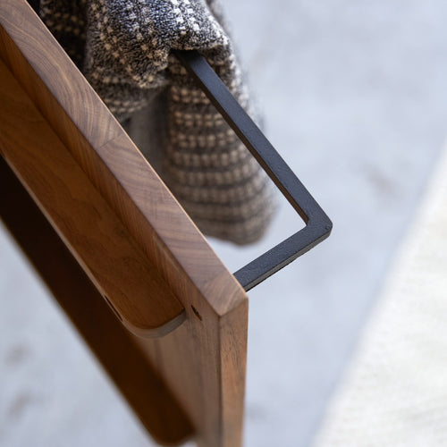 Tikamoon Wastafelmeubel van massief notenhout en crèmekleurig marmer - Beige - vtwonen shop