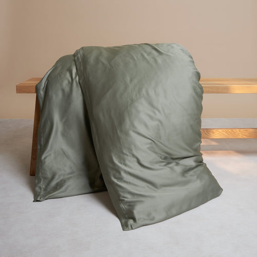 Coco & Cici - Bamboe Dekbedovertrek 200 x 200 cm - 2 Persoons Beddengoed - Olijfgroen - 2 Kussenslopen (60x70) - 100% Eco Bamboe