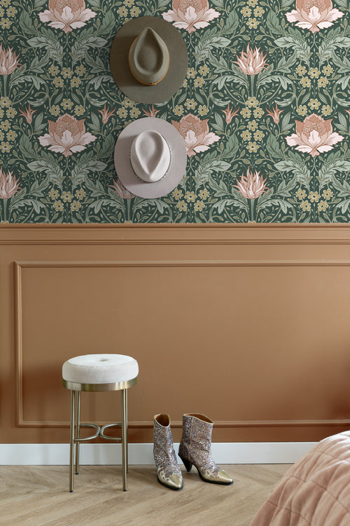 ESTAhome behang vintage bloemen in art nouveau stijl donkergroen en licht roze - 50 x 900 cm - 131081 - vtwonen shop