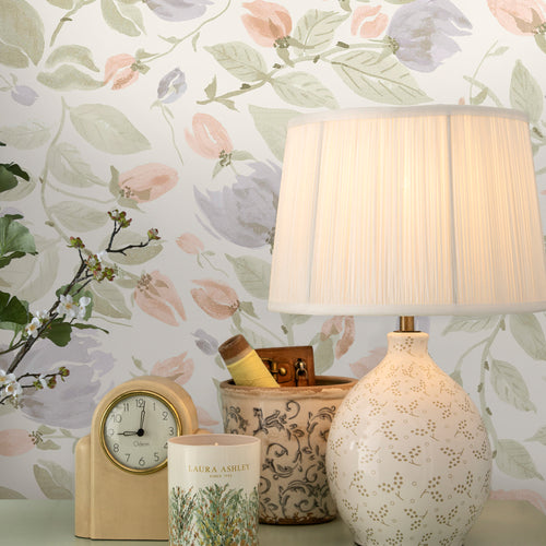 Laura Ashley vliesbehang Orisia Peony Pale Sage groen - vtwonen shop