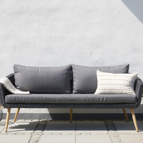 Lisomme Fien rotan tuinbank zwart - Met zitkussens - vtwonen shop