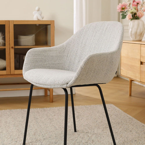 Nolon Nora-Mae Eetkamerstoel Beige Gemêleerd - Armleuning - Zwarte Poten - vtwonen shop
