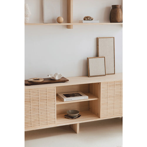 Naan Furniture Dressoir Pedrera - Natuurlijk gelakt massief grenen  - 180 cm - 3 deuren - vtwonen shop