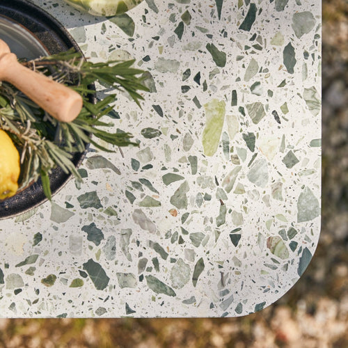 Tikamoon Rechthoekige tuintafel van groen premium terrazzo en metaal voor 4/6 personen - Groen - vtwonen shop