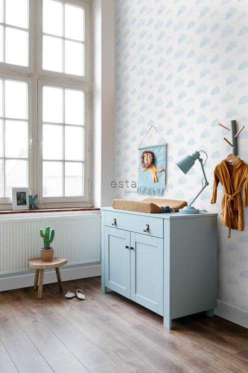 ESTAhome behang gestempelde wolkjes lichtblauw en wit - 53 cm x 10.05 m - 138930