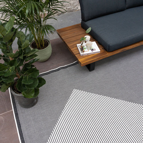 Buitenkleed Kite - Zwart/Wit - dubbelzijdig - EVA Interior - 160 x 230 cm - vtwonen shop